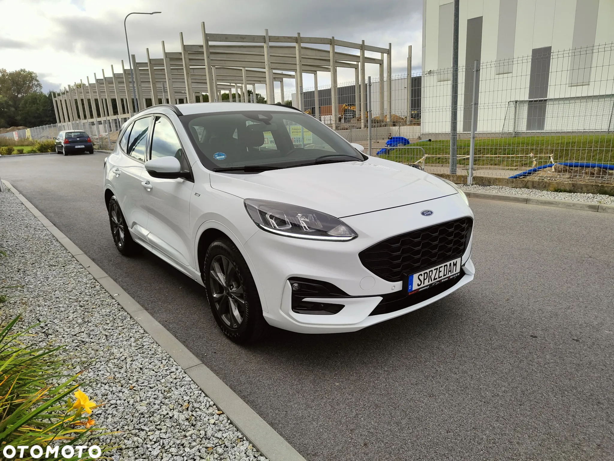Ford Kuga 1.5 EcoBoost ST-LINE X - 2