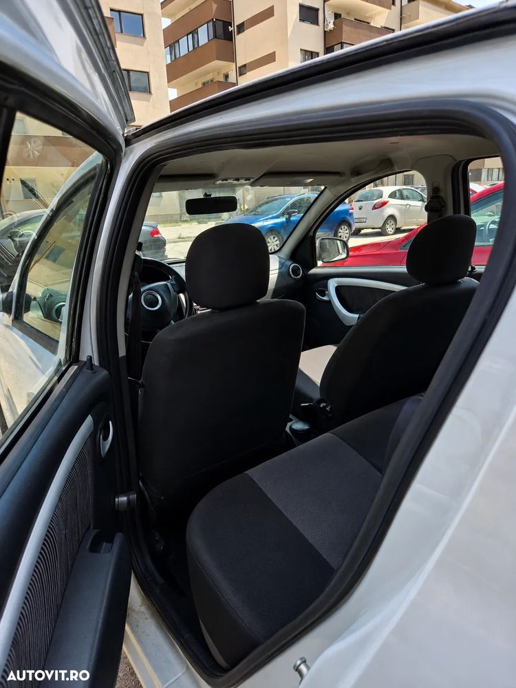Dacia Sandero - 7