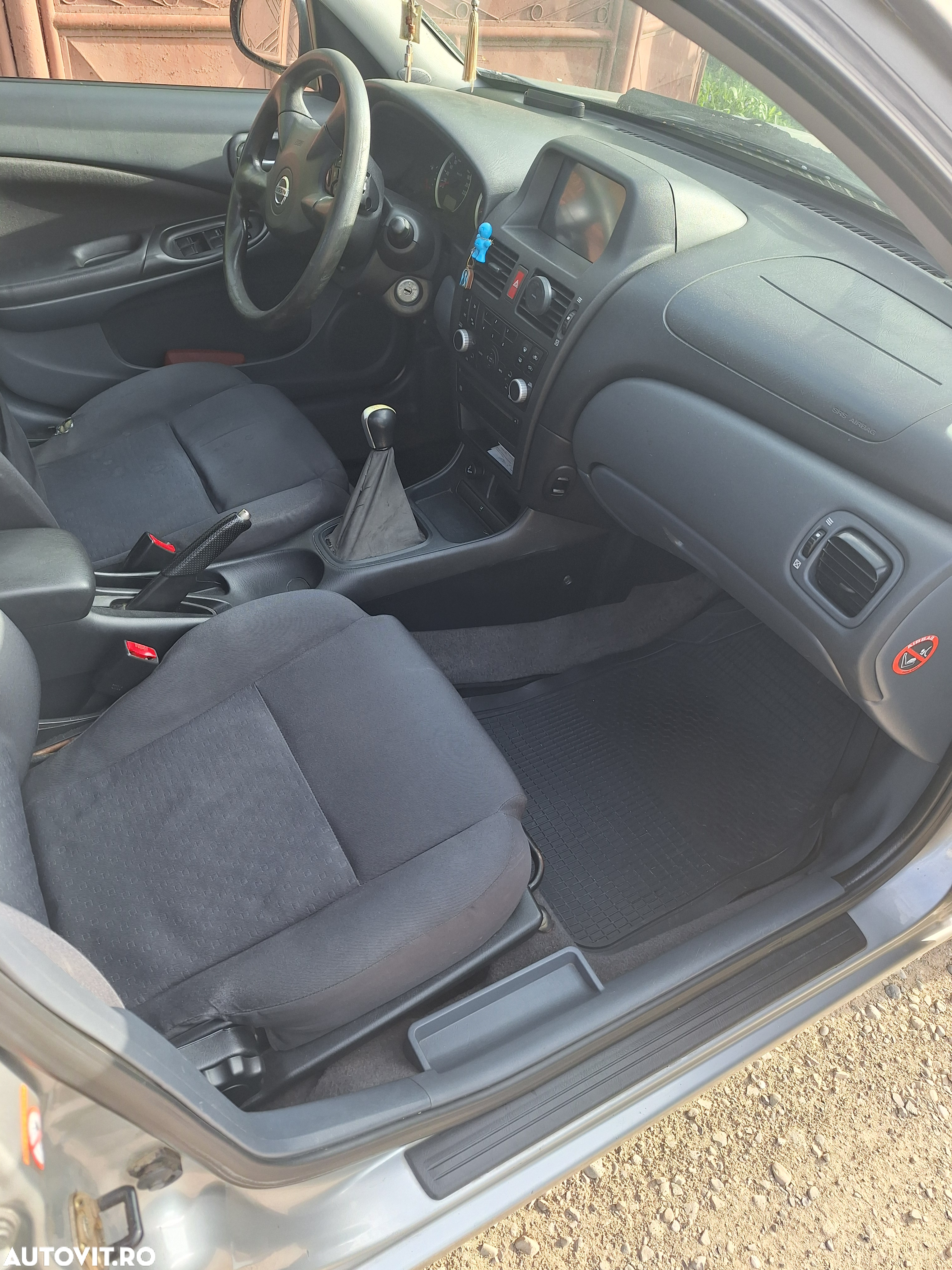 Nissan Almera - 7