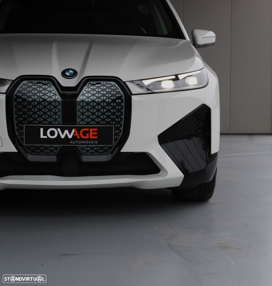 BMW iX xDrive 40 - 8