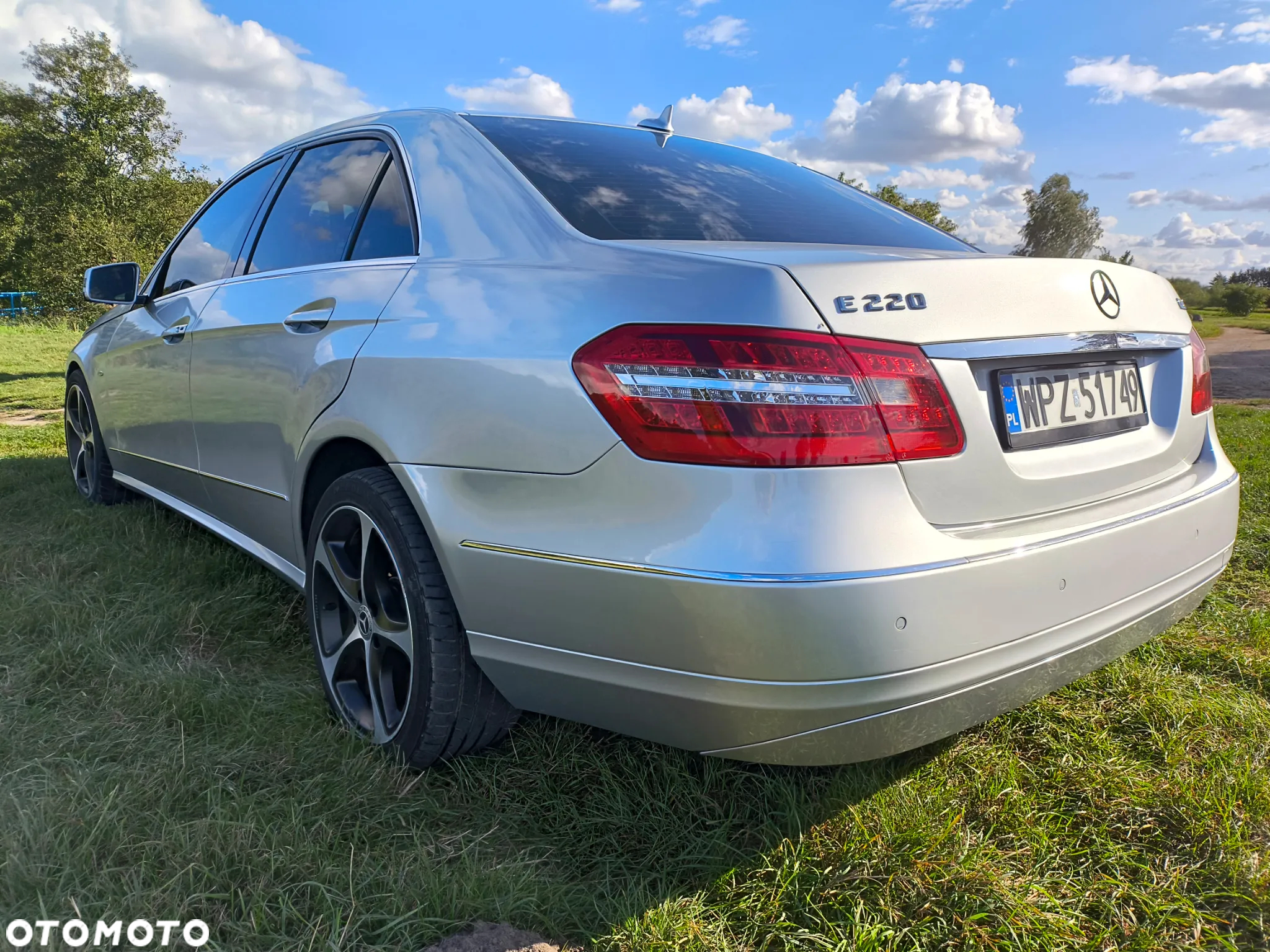Mercedes-Benz Klasa E 220 CDI DPF BlueEFFICIENCY Automatik Avantgarde - 4