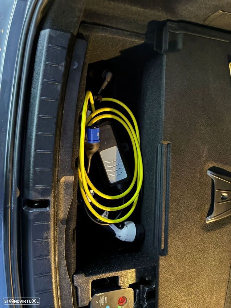 BMW 225xe Active Tourer - 26