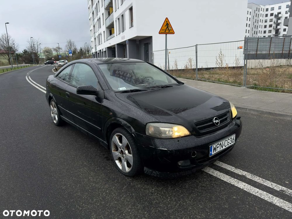 Opel Astra 2.2 Sport - 1