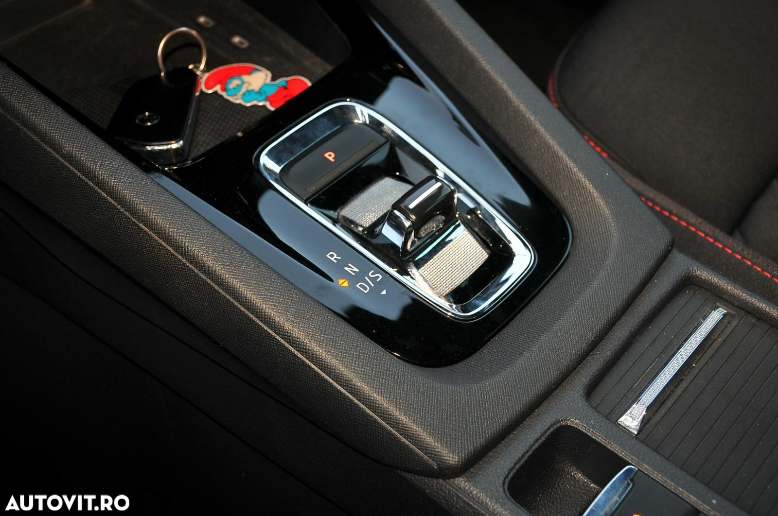 Skoda Octavia 2.0 TSI DSG RS - 9