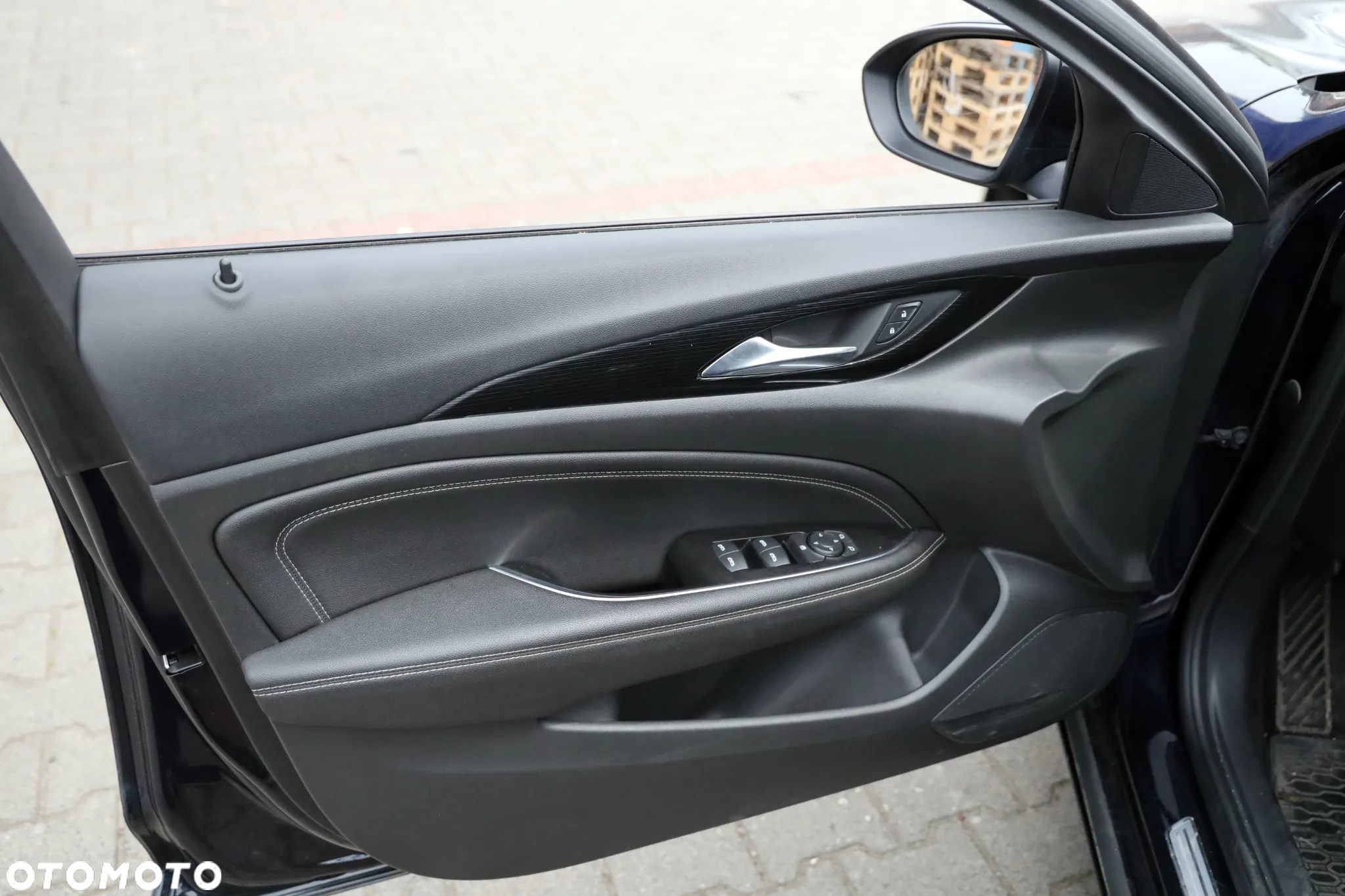 Opel Insignia - 12