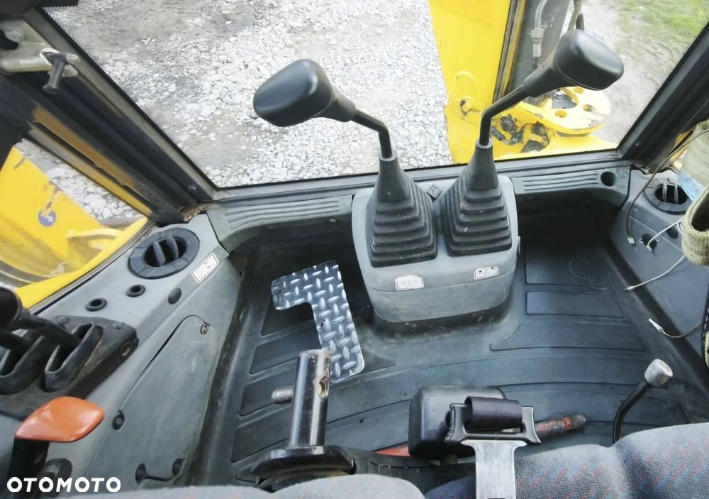 New Holland LB110B - 9