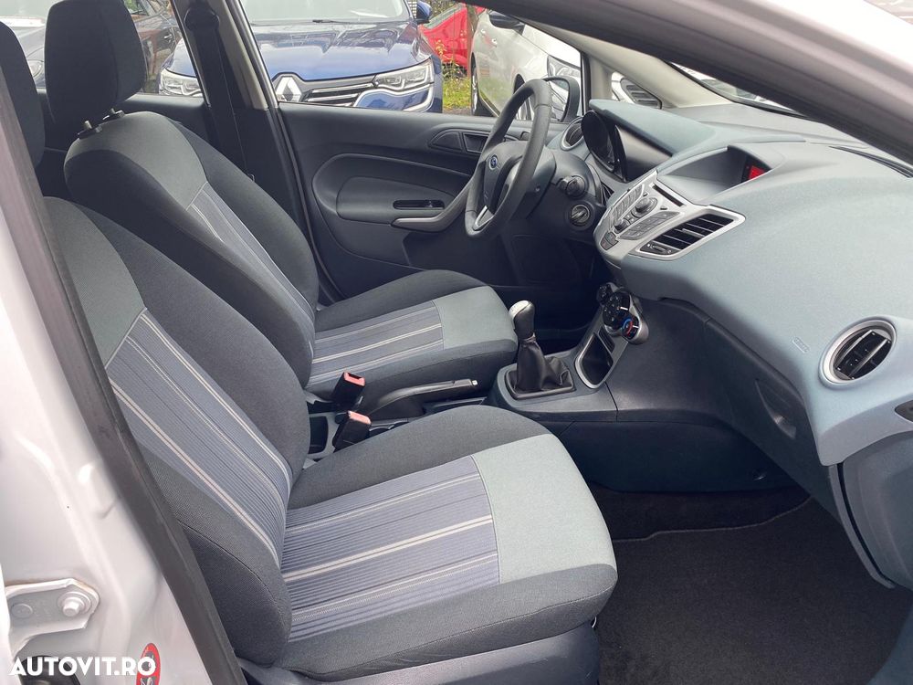 Ford Fiesta 1.25i Ambiente - 13