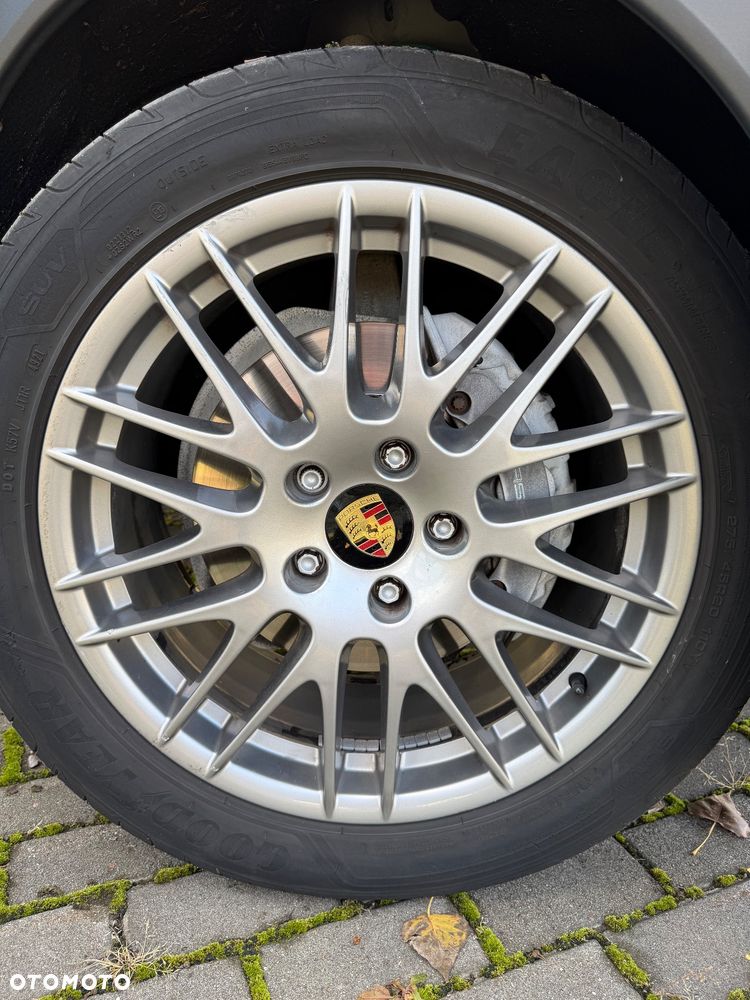 Porsche Cayenne - 21