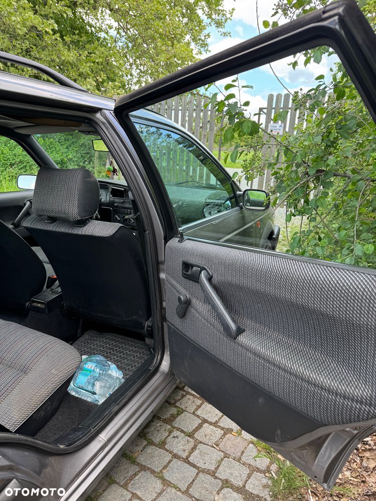 Volkswagen Passat 1.8 CL - 12