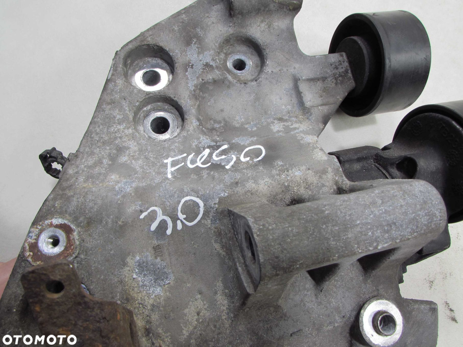 MITSUBISHI CANTER FUSO 7C15 3.0 E6 17R LAPA WSPORNIK ALTERNATORA 504339833 13-21 - 6