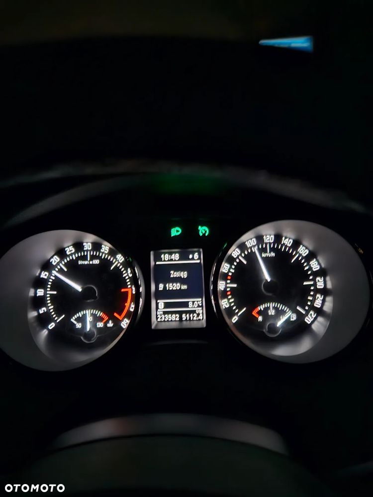 Skoda Superb 2.0 TDI Ambition - 27