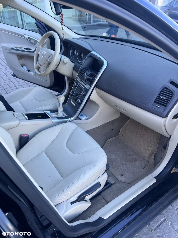 Volvo XC 60 D4 AWD Kinetic - 9