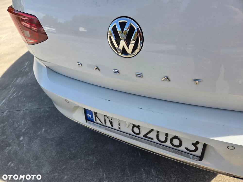 Volkswagen Passat - 19