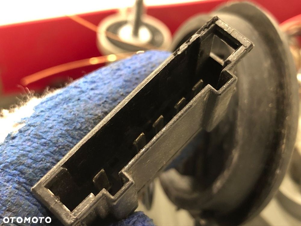 LAMPA LEWY TYŁ  SKODA FABIA II (542) 2006 - 2014 1.2 51 kW [70 KM] benzyna 2007 - 2014 5J6945111 - 5