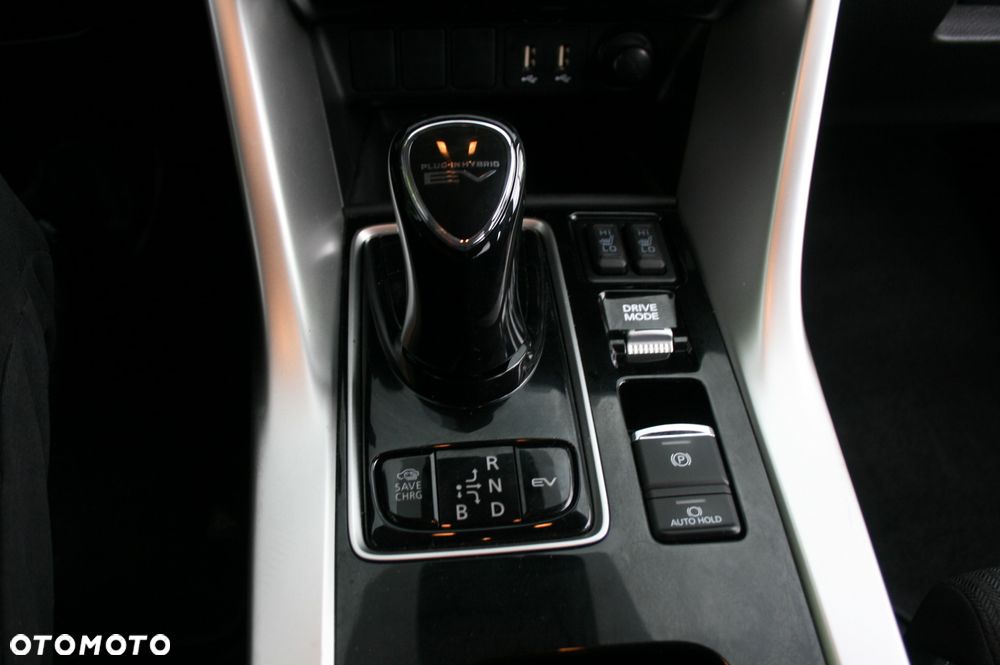 Mitsubishi Eclipse Cross 4WD Basis - 24