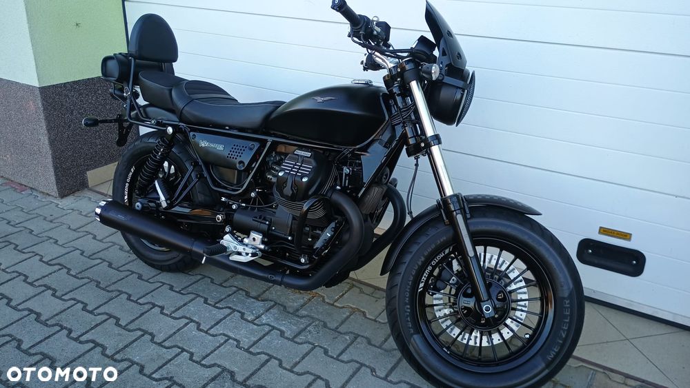 Moto Guzzi V9 - 24