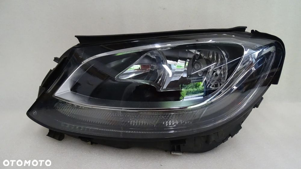 MERCEDES C-KLASA W205 - lampa przednia lewa - 1
