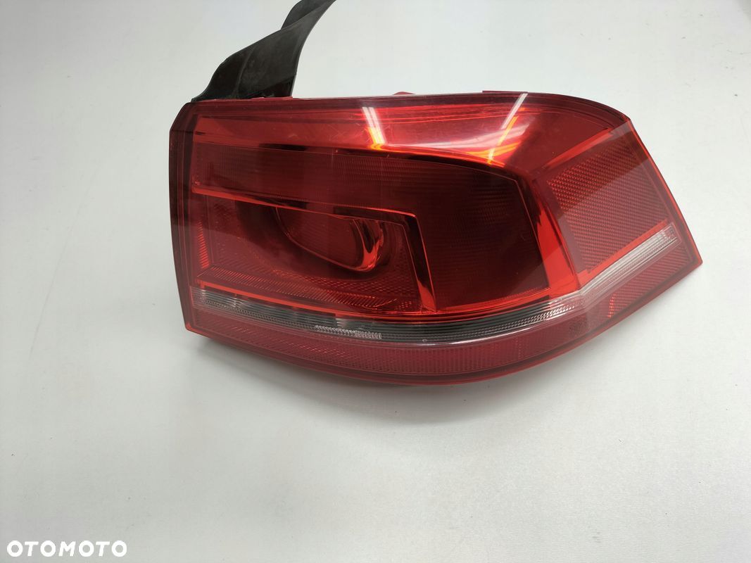 LAMPA PRAWY TYŁ PRAWA TYLNA 3AE945096F VW PASSAT B7 SEDAN - 1