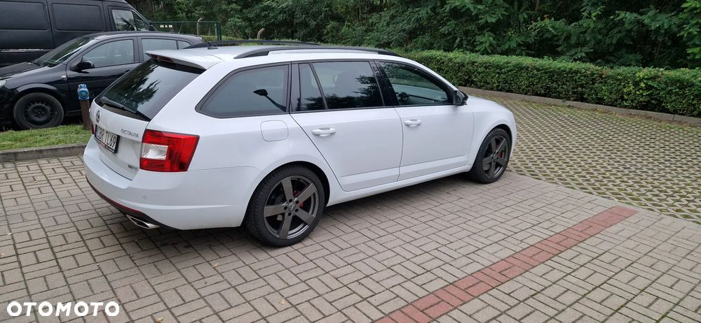 Skoda Octavia 2.0 TDI DSG RS - 3