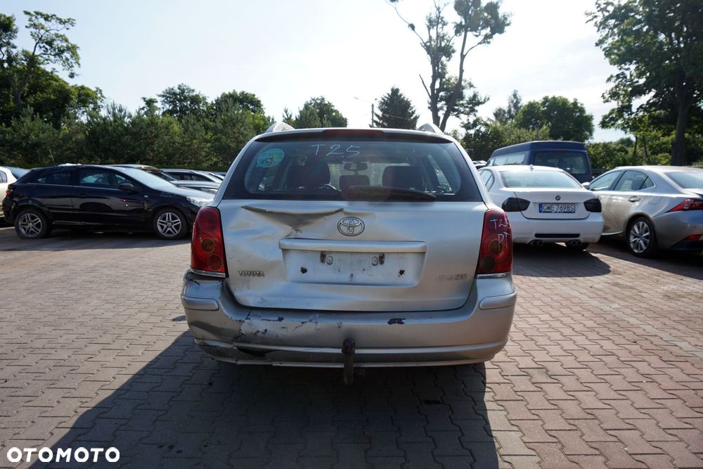 TOYOTA AVENSIS II T25 KOMBI 2003 1C0 2.0 D4D 1CD-FTV 115KM E357 SREBRNY na części - 4