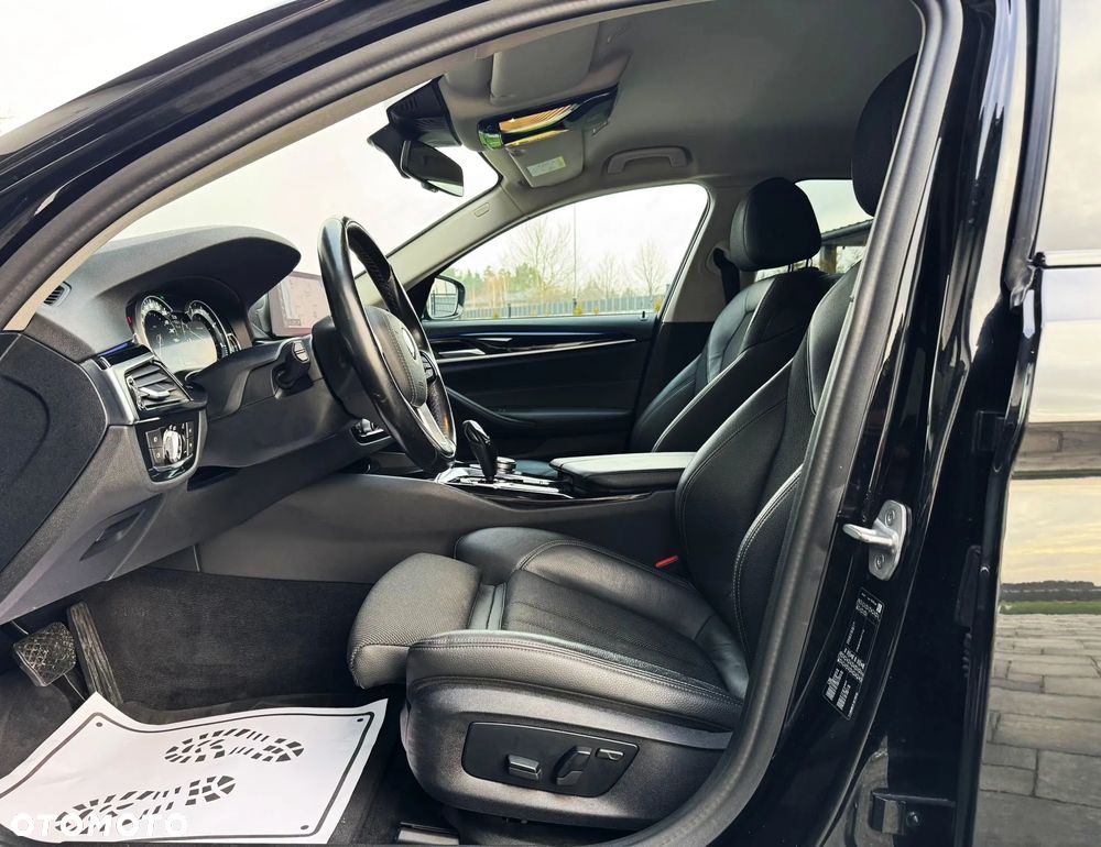 BMW Seria 5 520d M Sport Edition - 6