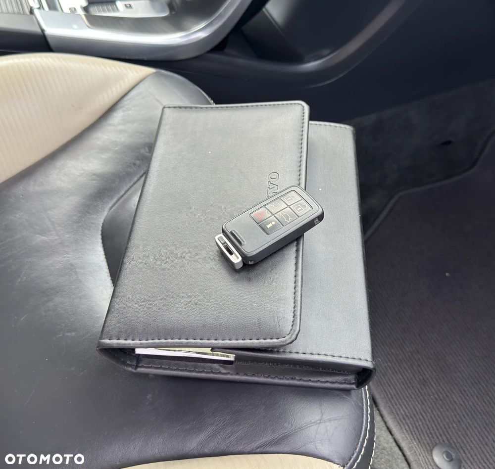 Volvo XC 60 D5 AWD RDesign - 32