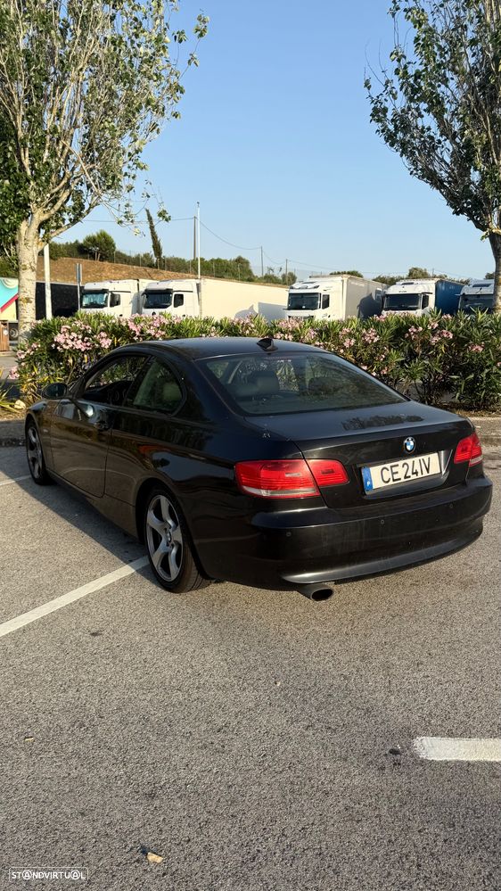 BMW 320 i Coupe Auto - 15