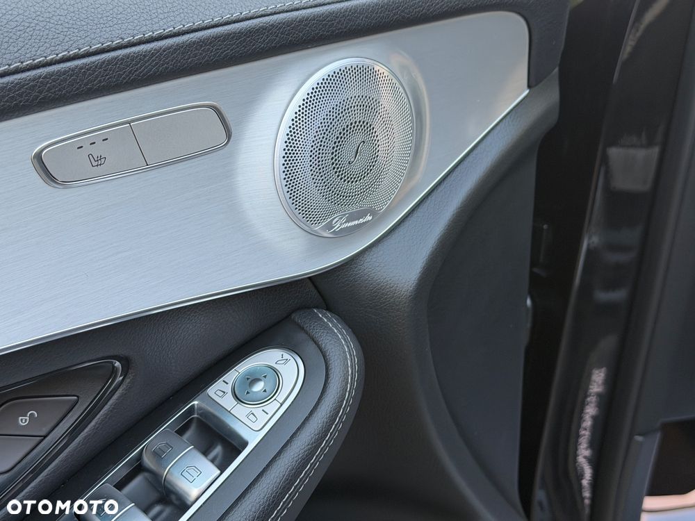 Mercedes-Benz GLC 250 4Matic 9G-TRONIC AMG Line - 25