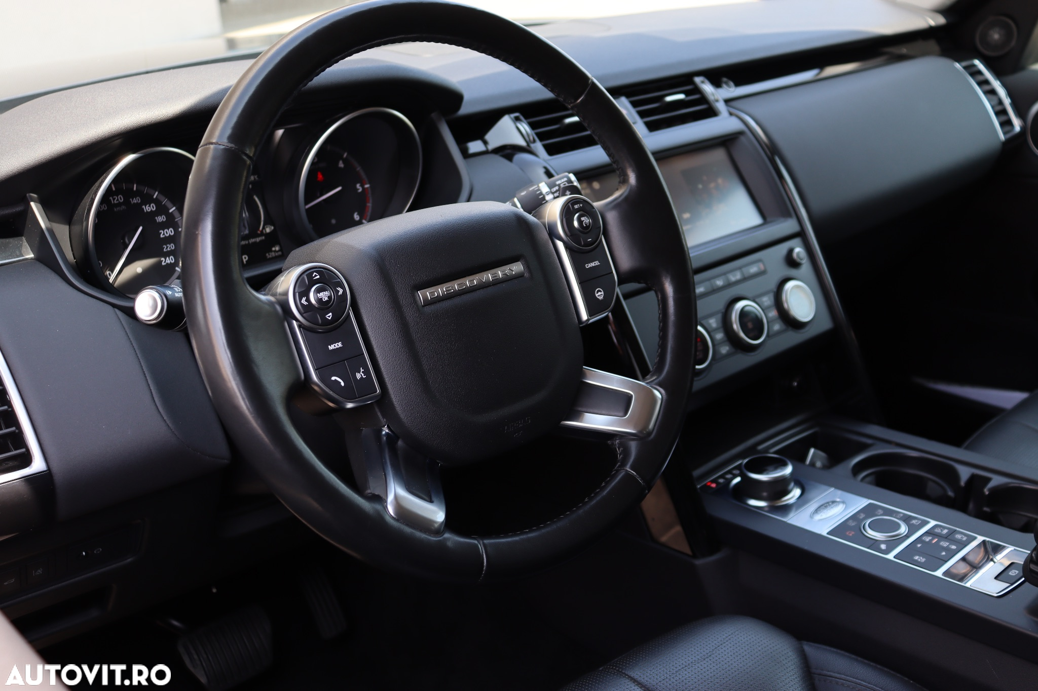 Land Rover Discovery 3.0 L TD6 HSE - 15