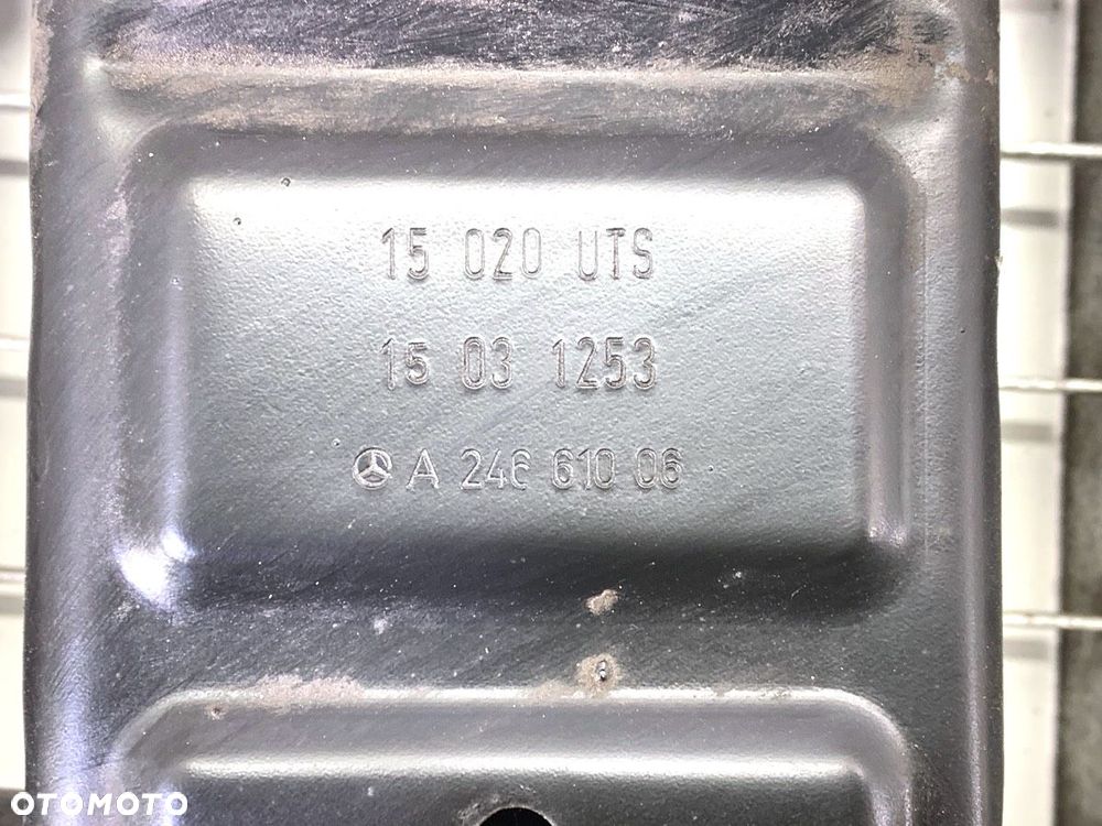 BELKA ZDERZAKA TYŁ  MERCEDES-BENZ KLASA A (W176) 2012 - 2018 A 180 (176.042) 90 kW [122 KM] benzyna - 5