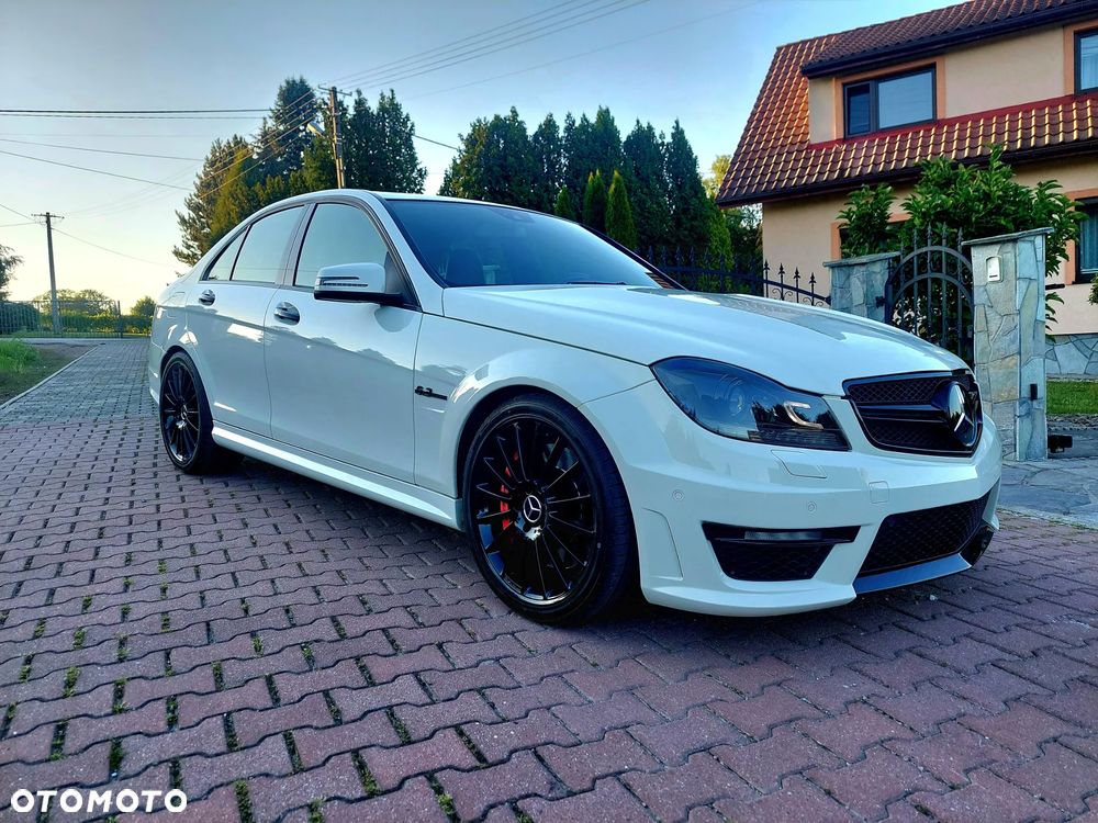 Mercedes-Benz Klasa C 63 AMG AMG SPEEDSHIFT MCT AMG Performance Package - 2