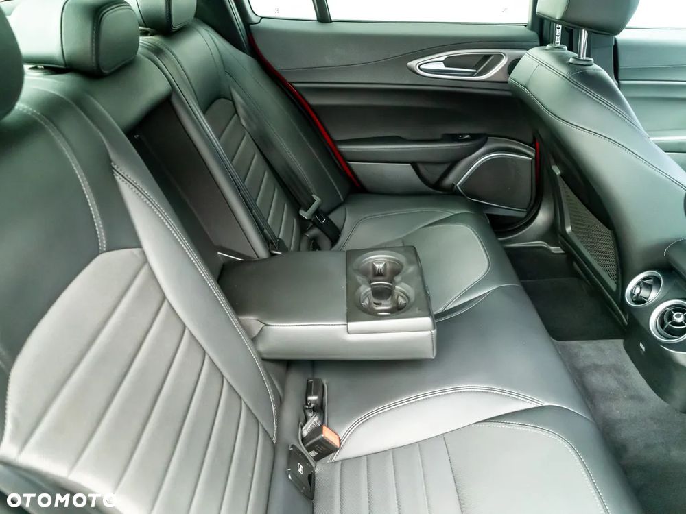 Alfa Romeo Giulia 2.0 Turbo Sprint - 26