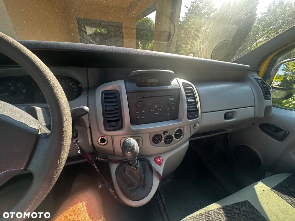 Opel Vivaro - 10
