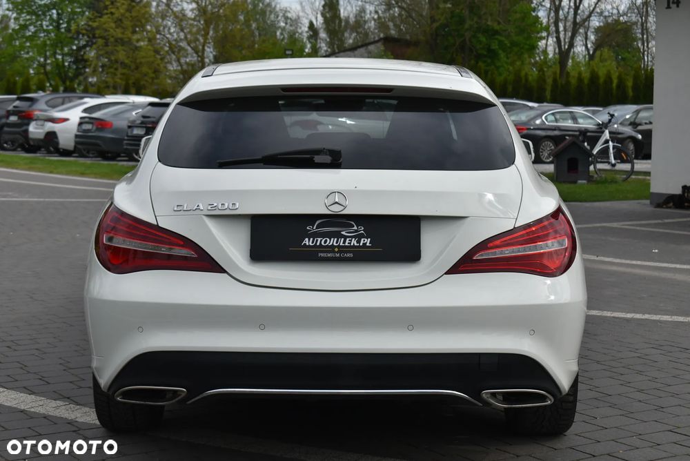 Mercedes-Benz CLA 200 7G-DCT UrbanStyle Edition - 2