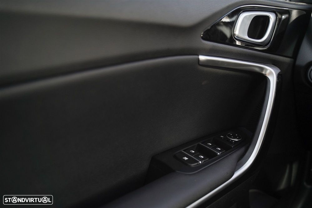 Kia XCeed 1.6 GDi PHEV Drive - 19