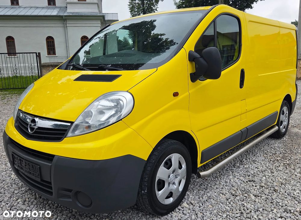 Opel Vivaro - 1