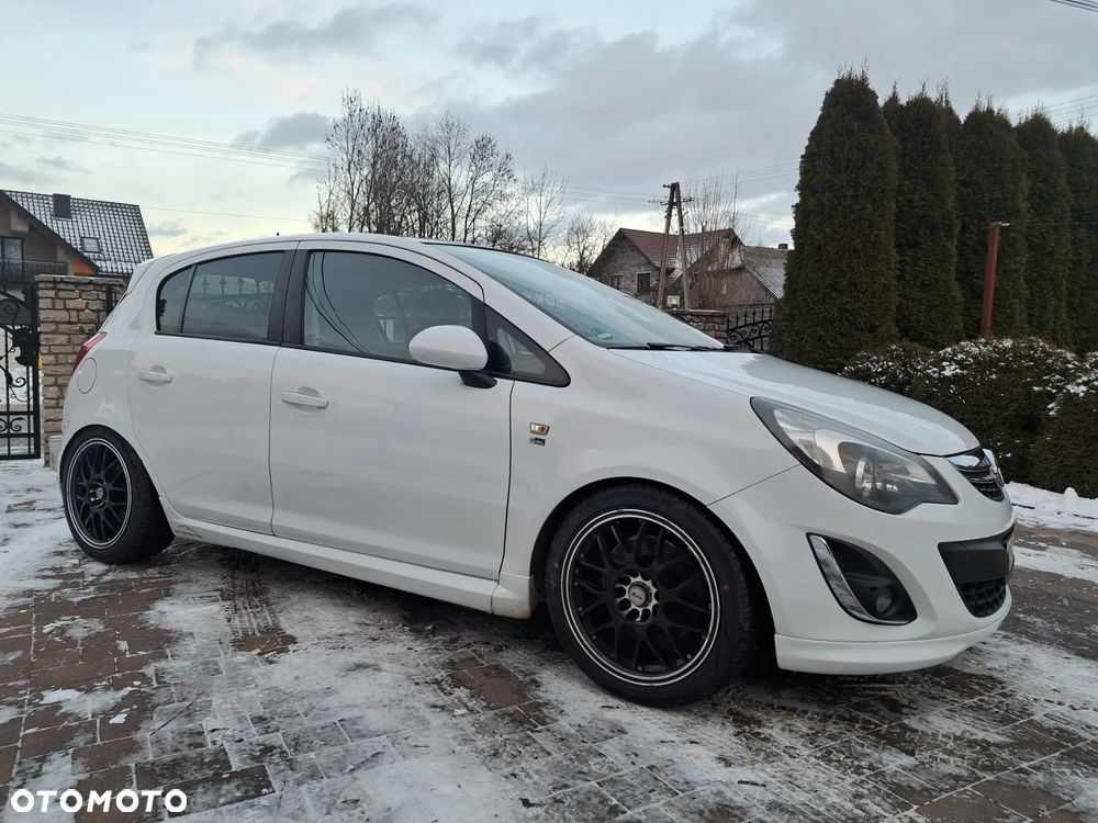 Opel Corsa 1.6 Turbo 150 Jahre - 14