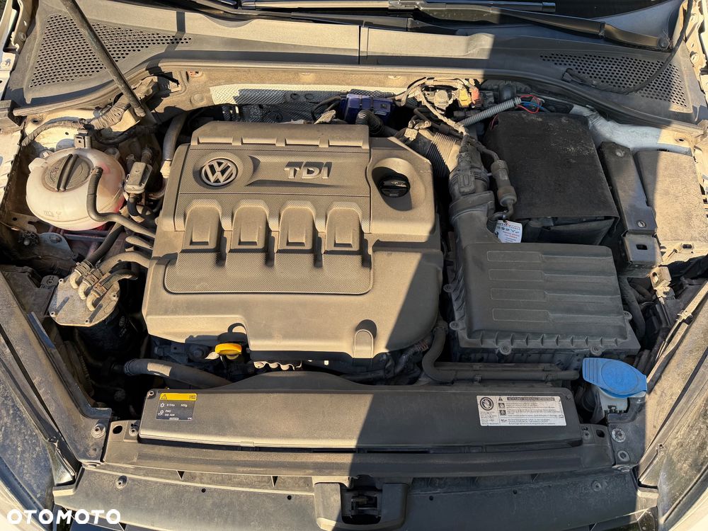 Volkswagen Golf 1.6 TDI BMT Comfortline - 9