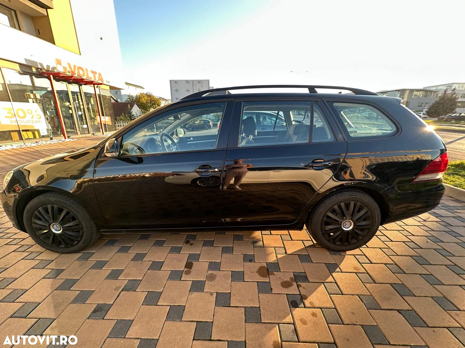 Volkswagen Golf 1.6 TDI BlueMotion Technology DPF Comfortline - 3