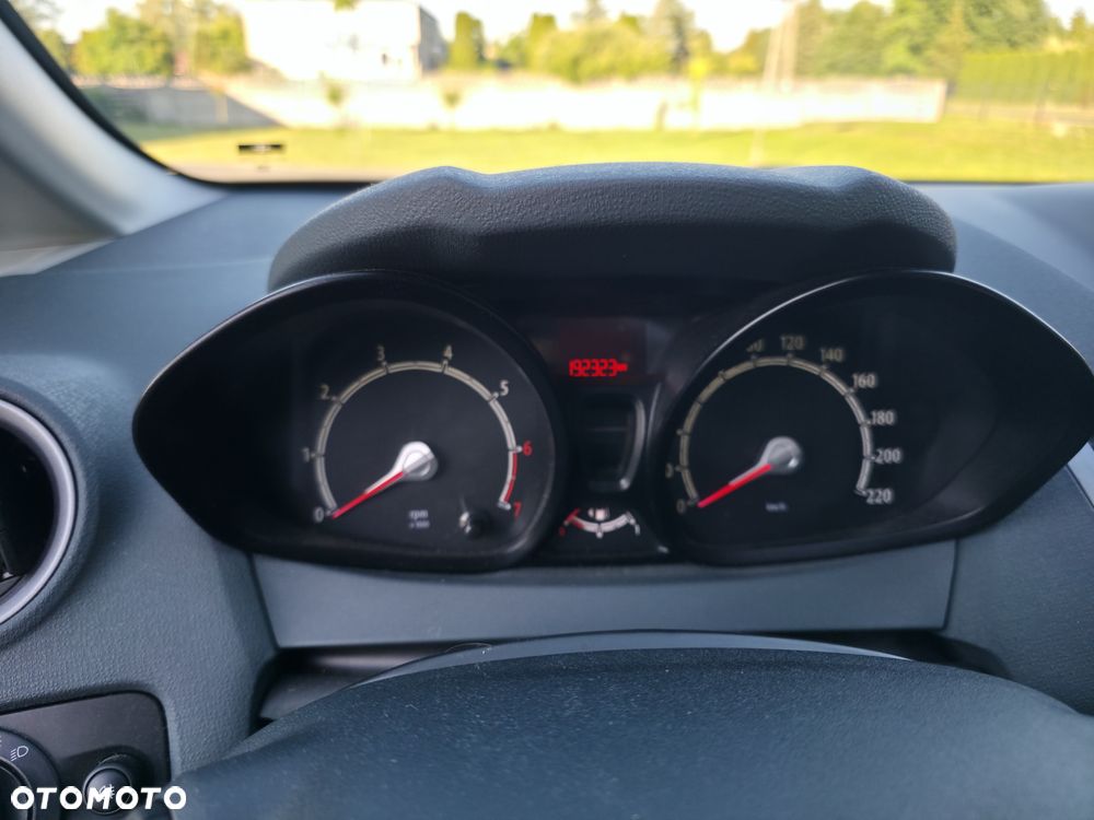 Ford Fiesta 1.25 Trend - 9