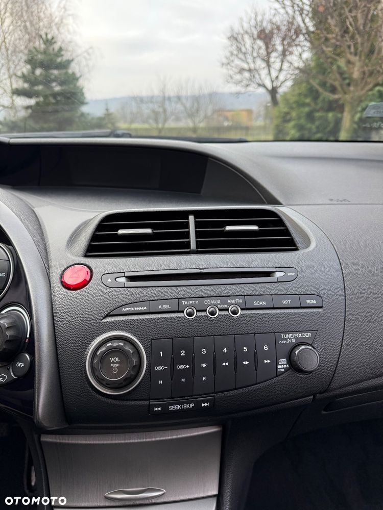 Honda Civic 1.8 Comfort - 11