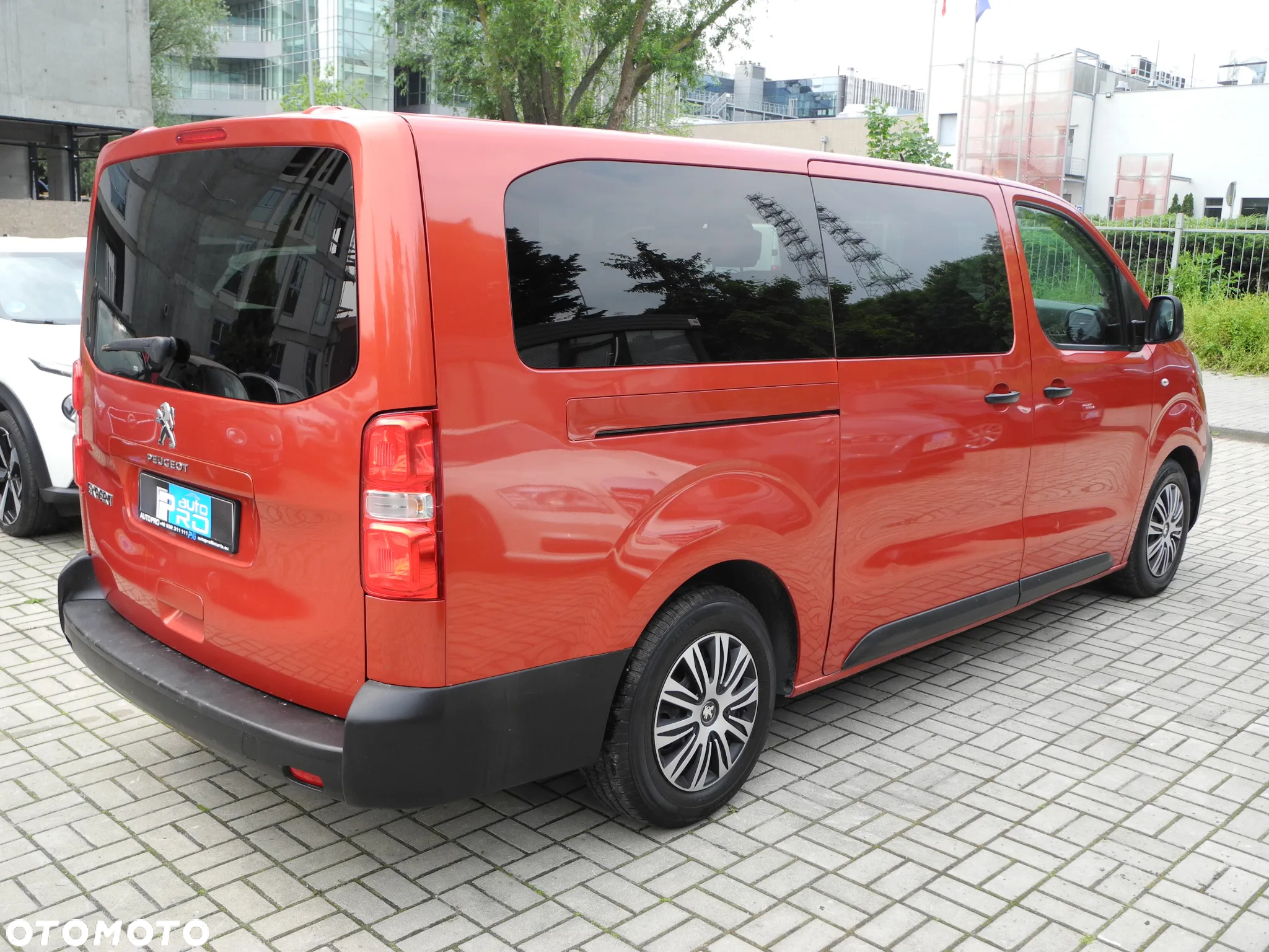 Peugeot Traveller 1.6 BlueHDi Long Business - 4