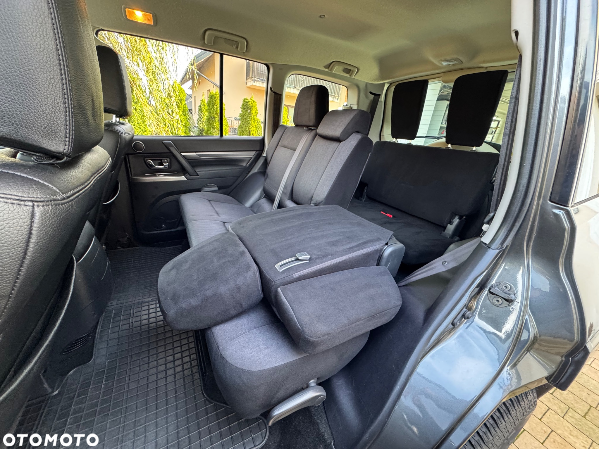 Mitsubishi Pajero - 23