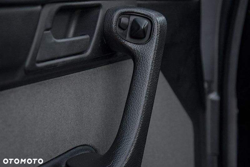 BMW Seria 5 525i - 28