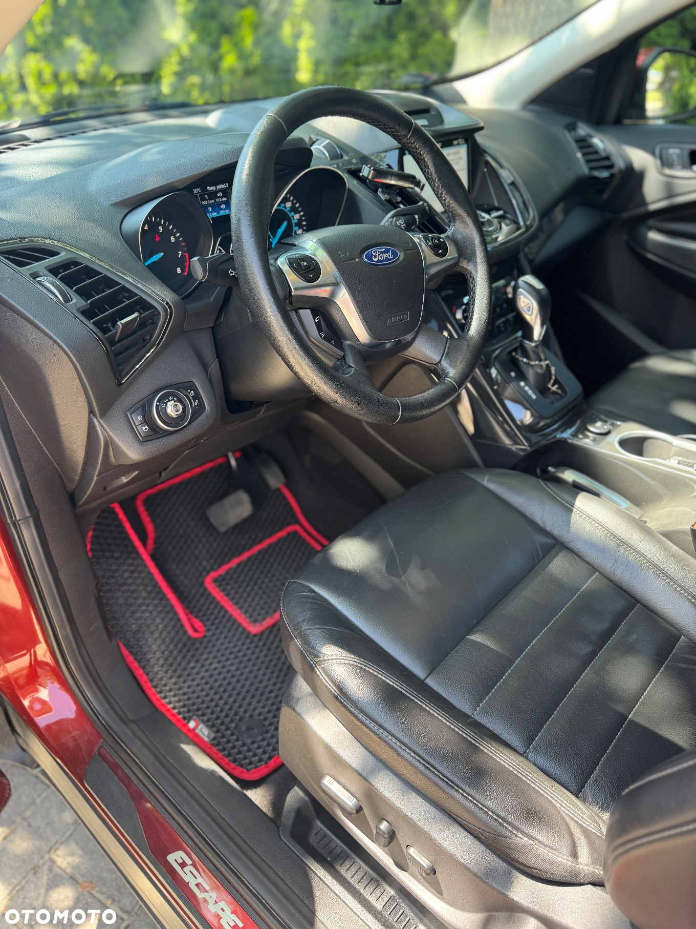 Ford Escape 2.0 EcoBoost AWD Titanium - 17