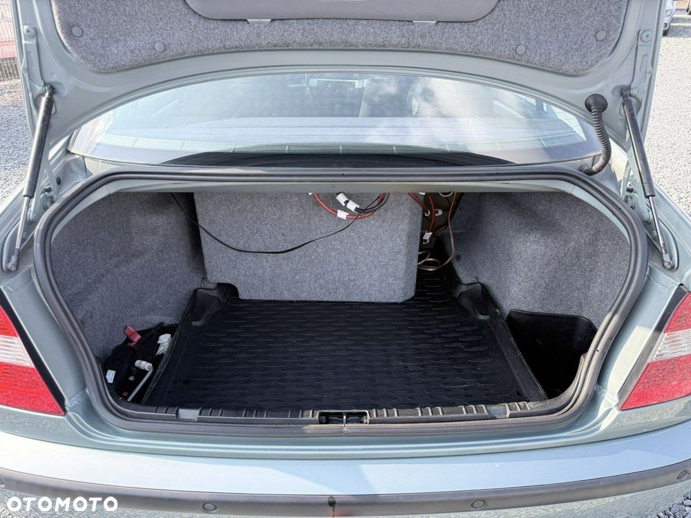 BMW Seria 3 318i - 33