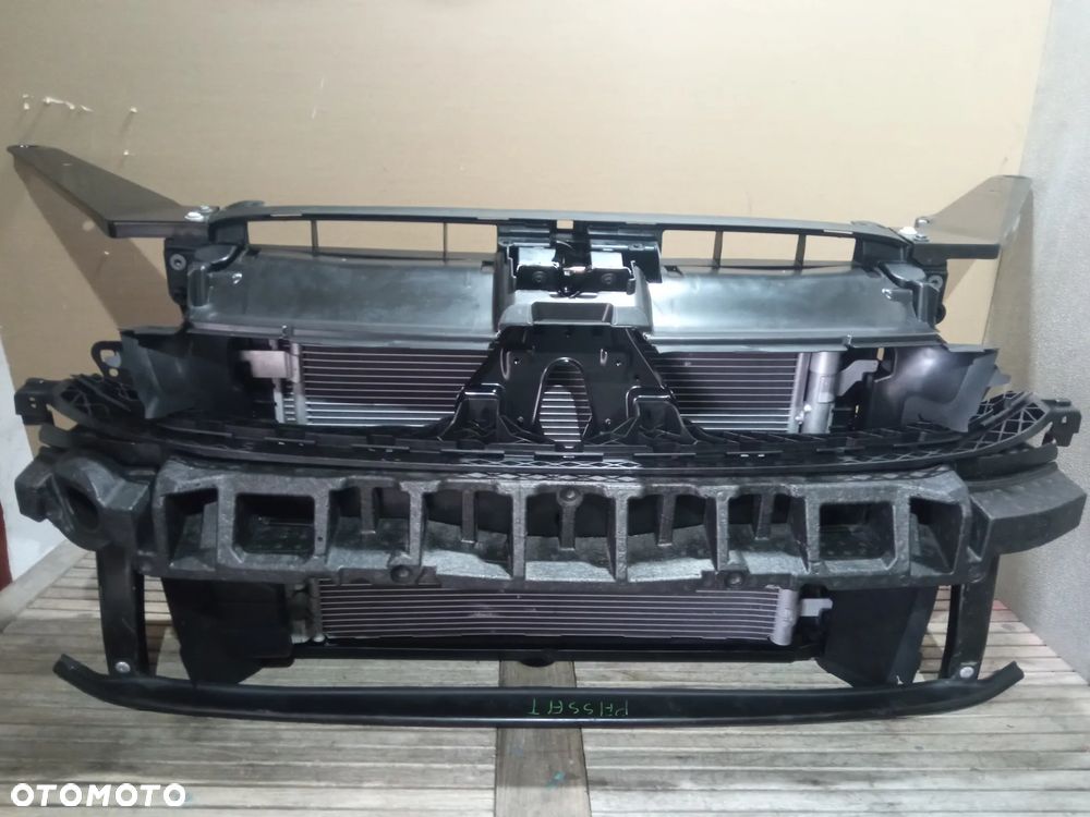 PAS PRZEDNI WZMOCNIENIE CHŁODNICE VW PASSAT B8 1.4 1.6 2.0 TDI - 2