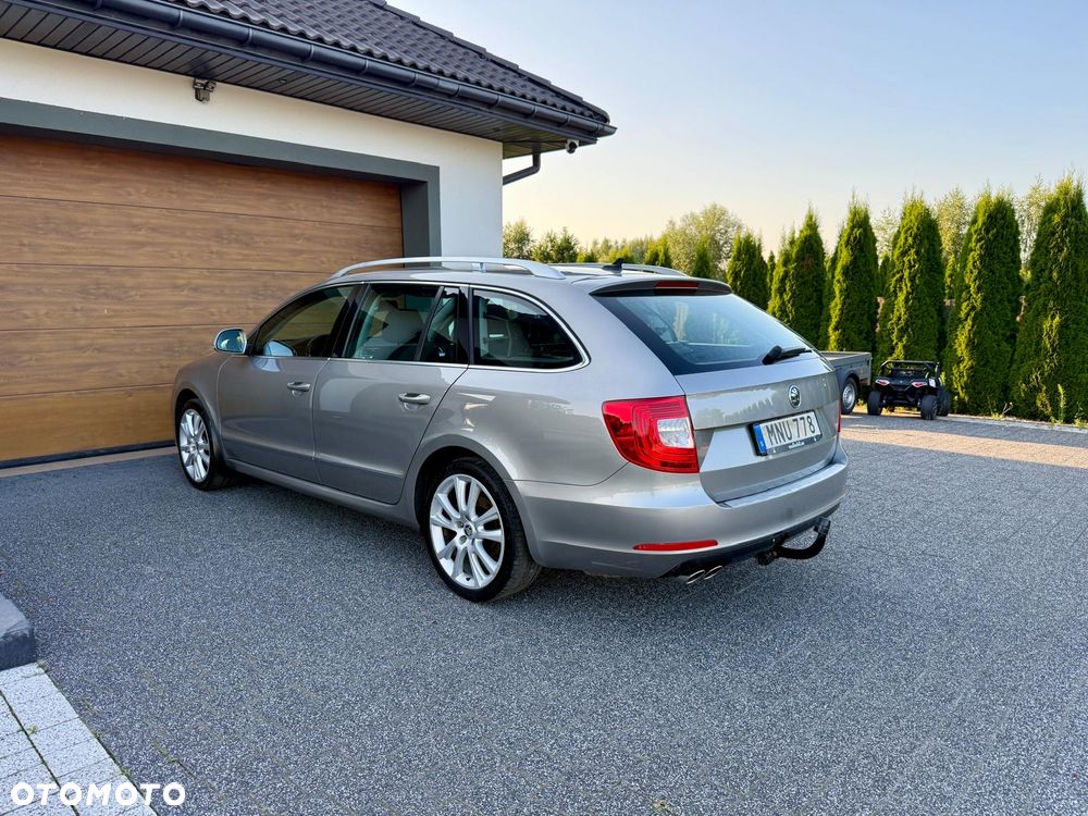 Skoda Superb 2.0 TDI Green tec DSG Elegance - 13
