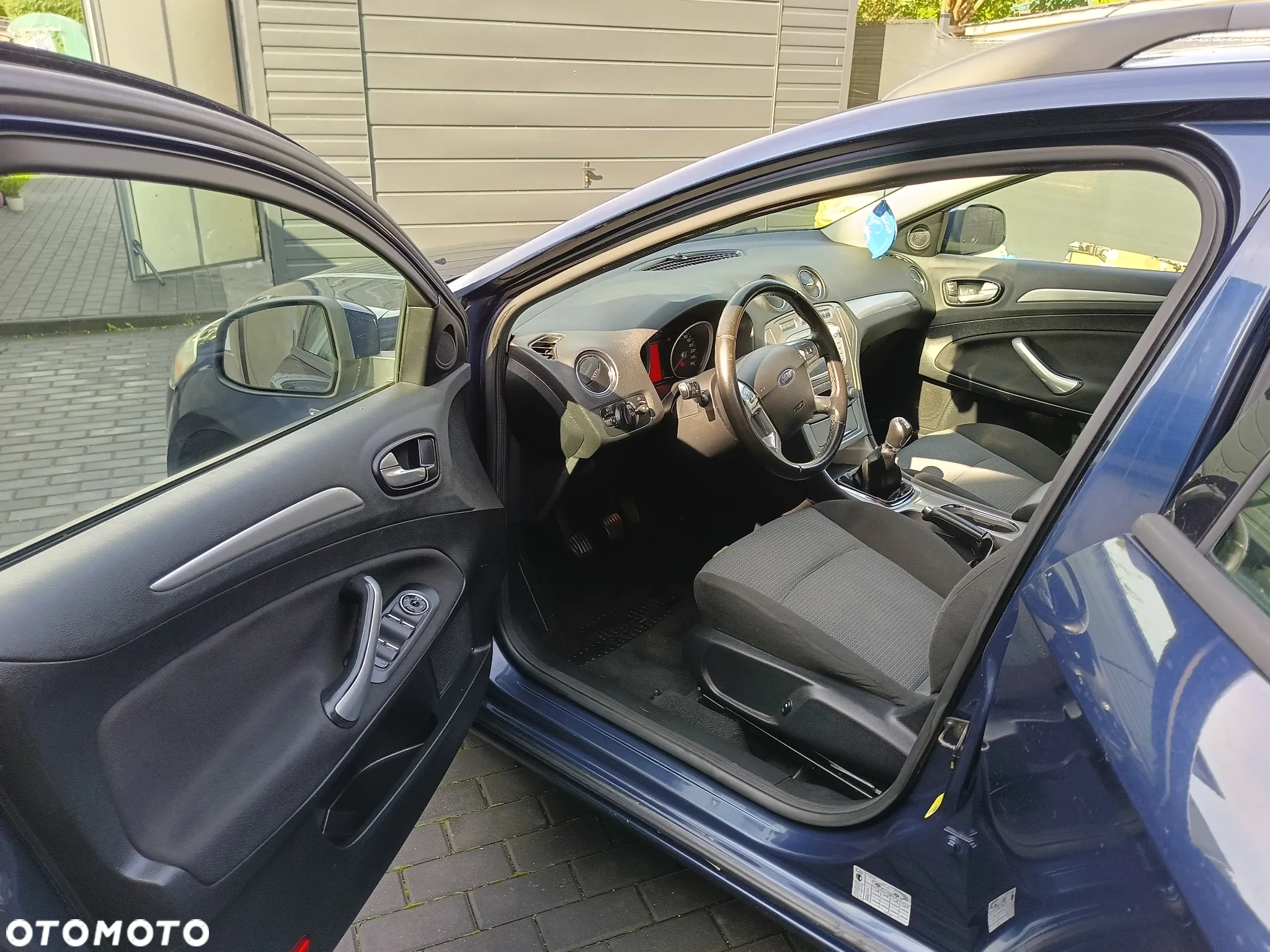 Ford Mondeo 1.6 Trend - 12