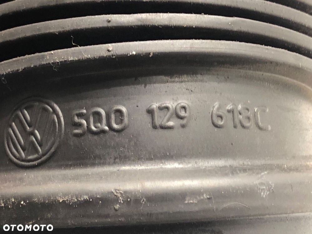 RURA POWIETRZA  VW GOLF VII (5G1, BQ1, BE1, BE2) 2012 - 2022 1.4 TSI 90 kW [122 KM] benzyna 2012 - - 4